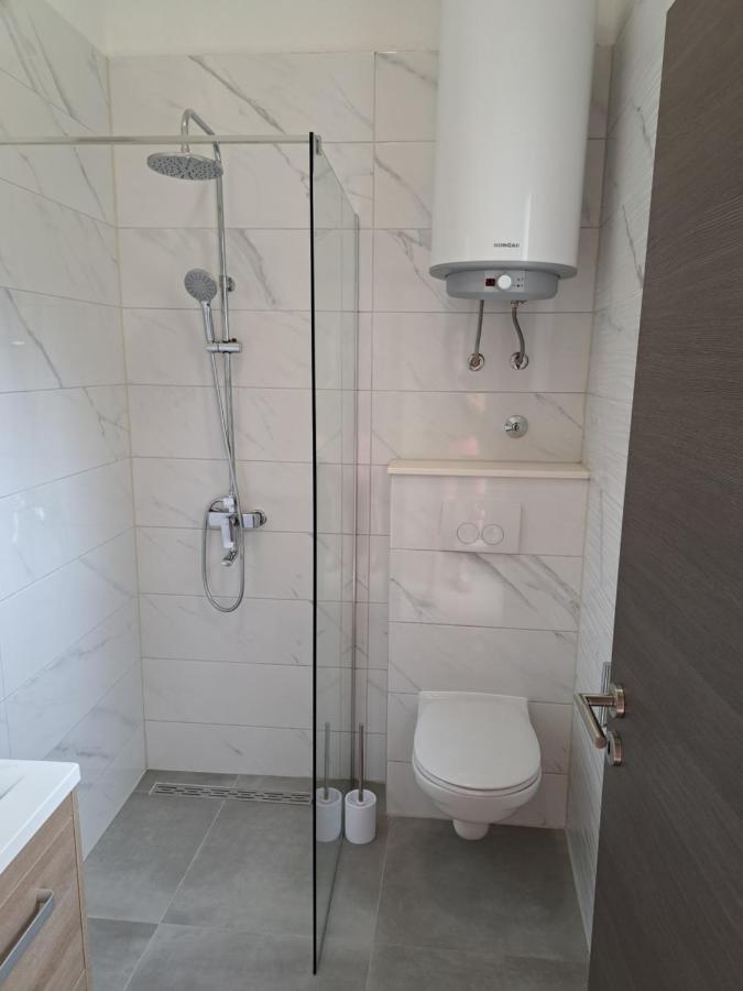 Apartman Polegubic 比奥格勒·纳·莫鲁 外观 照片